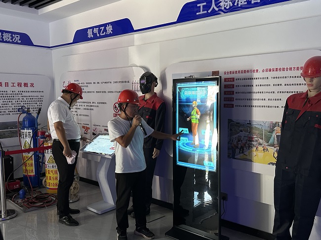 观摩照片 (1).jpg